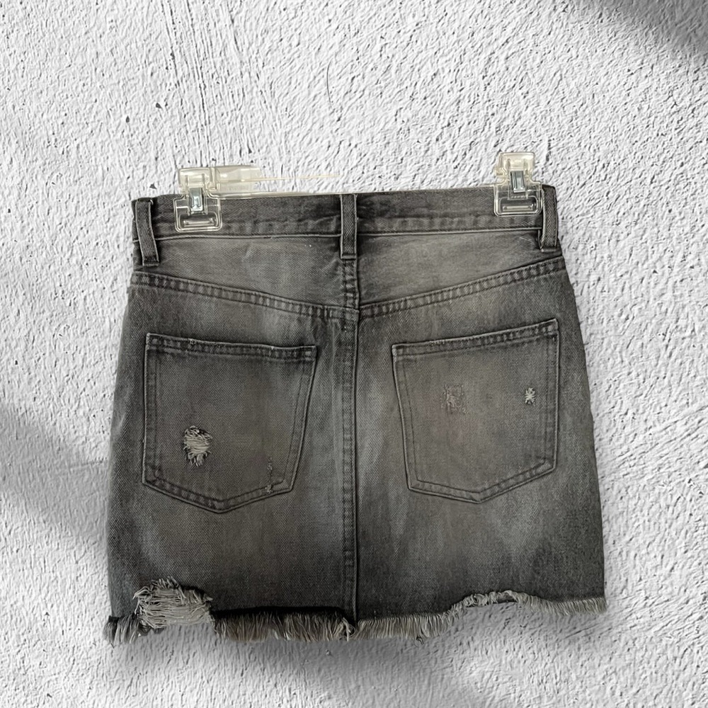Free People We The‎ Free Women's Size 24 Gray Distressed Denim Mini Jean Skirt - Picture 2 of 5
